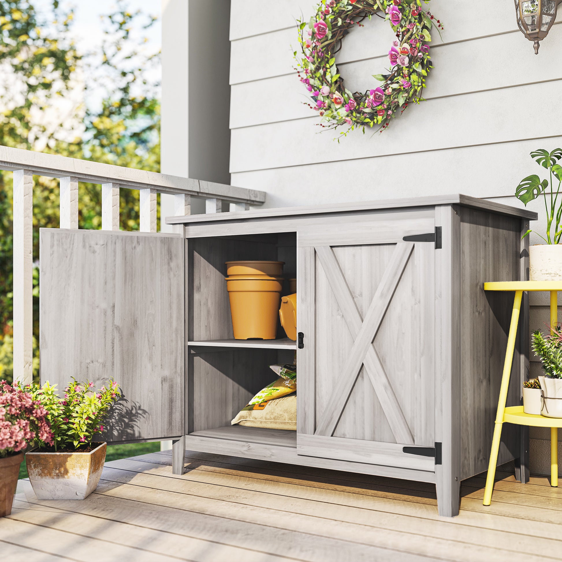 Outsunny Gartenschrank, Holzschrank für Gartengeräte, Outdoor-Schrank für Terrasse, mit Doppeltüren, Scheunendesign, Hellgrau