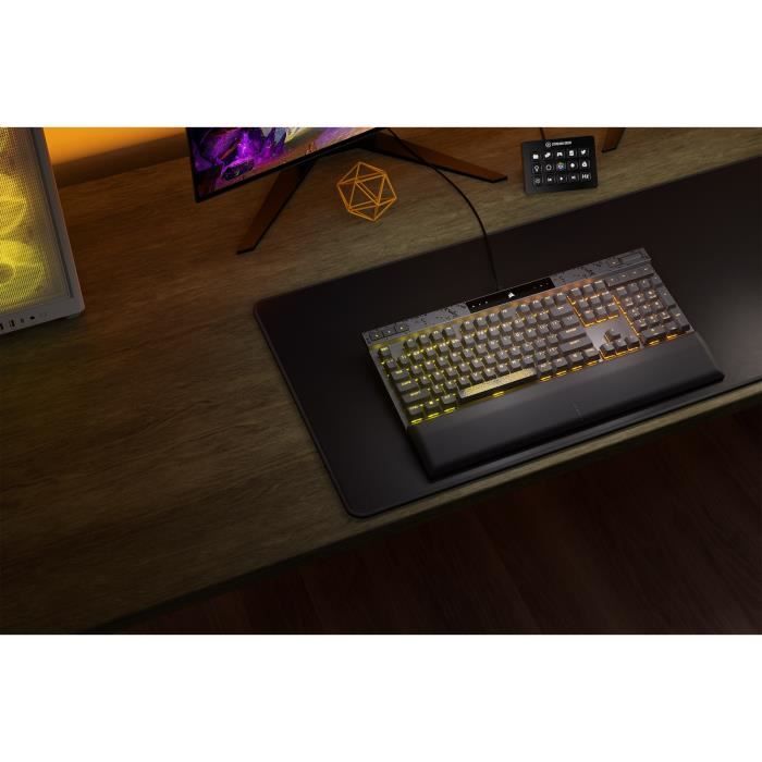 Magnetic-mechanical Gaming Keyboard - CORSAIR - K70 MAX RGB - PBT Keys - Black - (CH-910961G-FR)