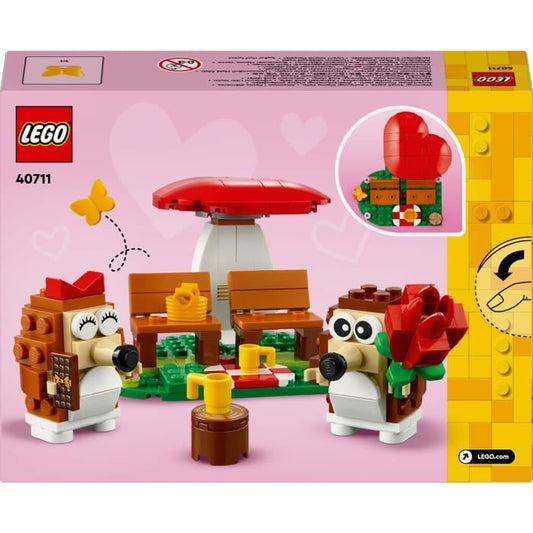 LEGO 40711 Hedgehogs' Picnic - Buildable Mushroom Toy for Ages 8 and Up