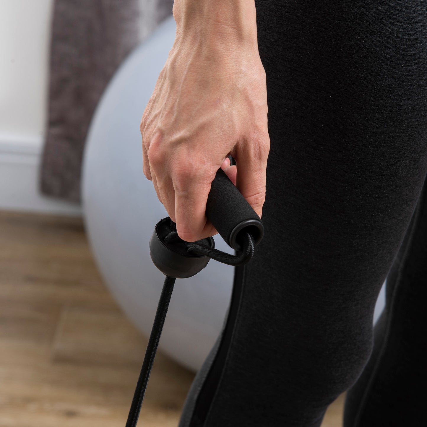 HOMCOM Vibrationsplatte mit 99 Stufen, 2 Fitnessbändern 73 x 40 x 13cm Weiß+Schwarz