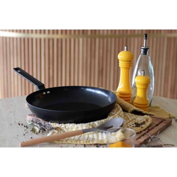 Frying pan - MENASTYL - 6020639 - Forged aluminum - 30 cm - Black - Suitable for all hobs including induction