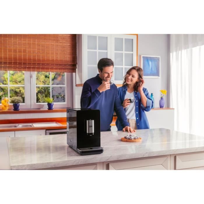 Automatic espresso machine - BEKO - CEG3194B - 1350 W - Milk carafe - Black