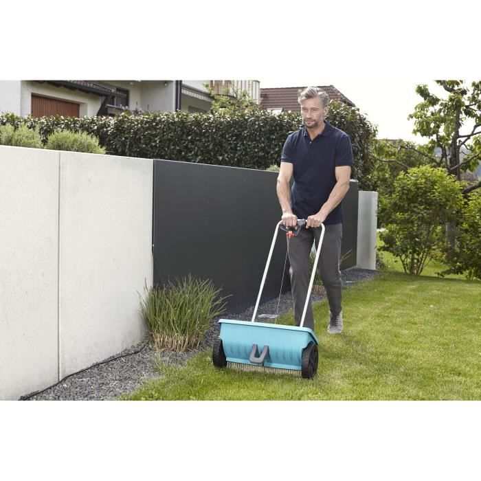 Gardena Epaller with fertilizer L on wheels-capacity 12.5 l-surface 400m² max-spreading width 0.45m (432-20)