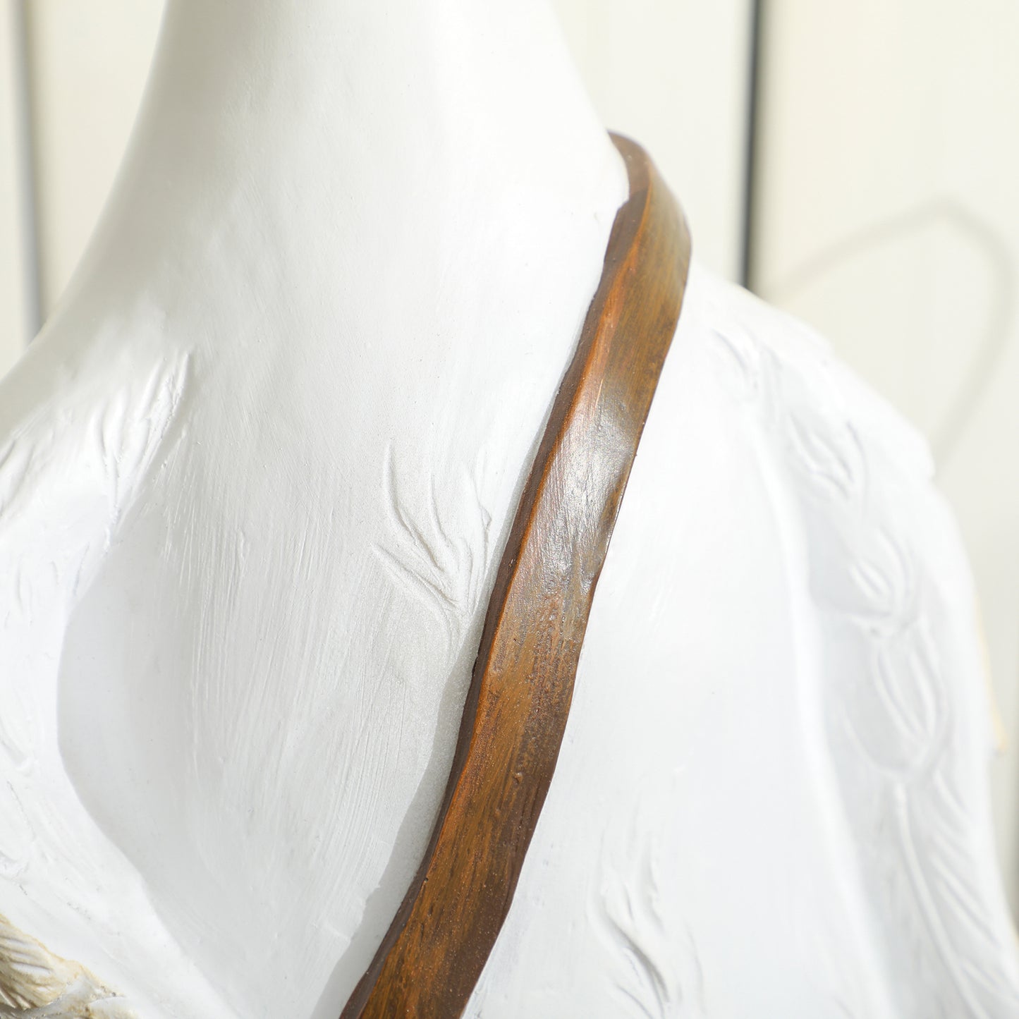 Outsunny Blumentopf, Schwan mit Umhängetasche, wetterfest, 32 x 18 x 60 cm, Weiß, Braun