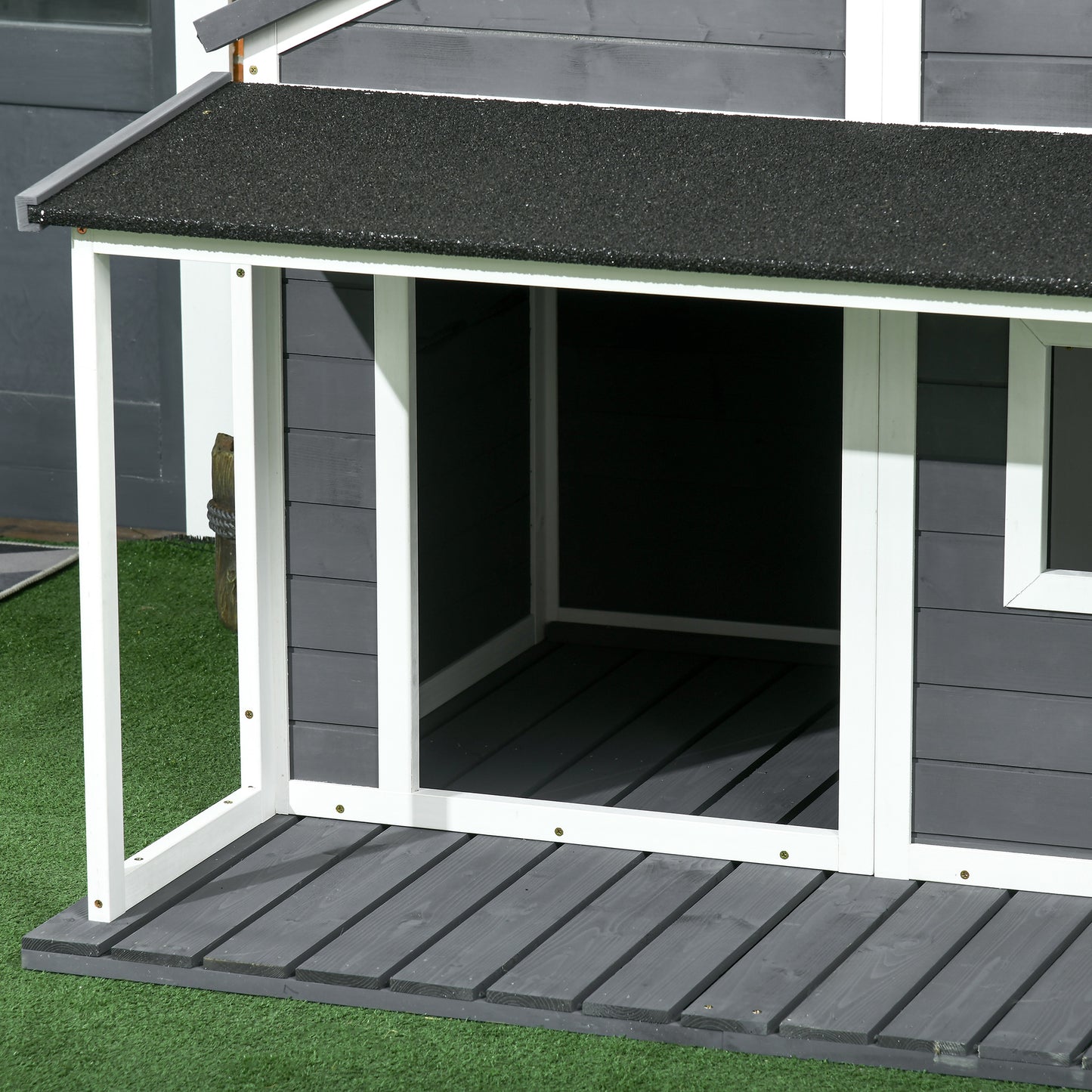 PawHut Hundehütte Outdoor-Hundehütte, inkl. Veranda, wetterbeständig, 124 cm x 112 cm x 105 cm, Grau + Weiß