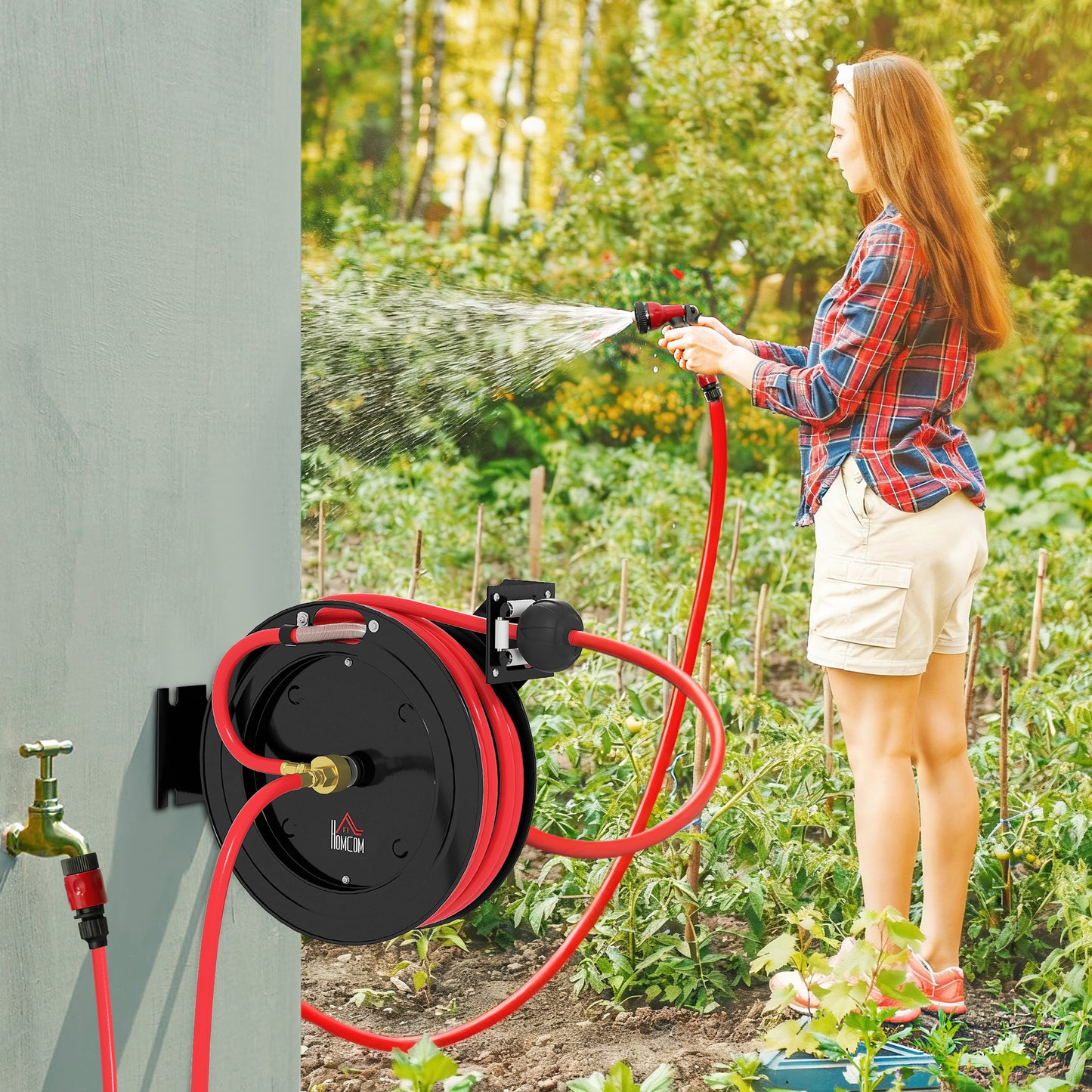 HOMCOM Wandmontierte Gartenschlauchrolle, automatisches Zurückziehen, 20 bar Wasserdruck, 15+1 m Wasserschlauch, Metall