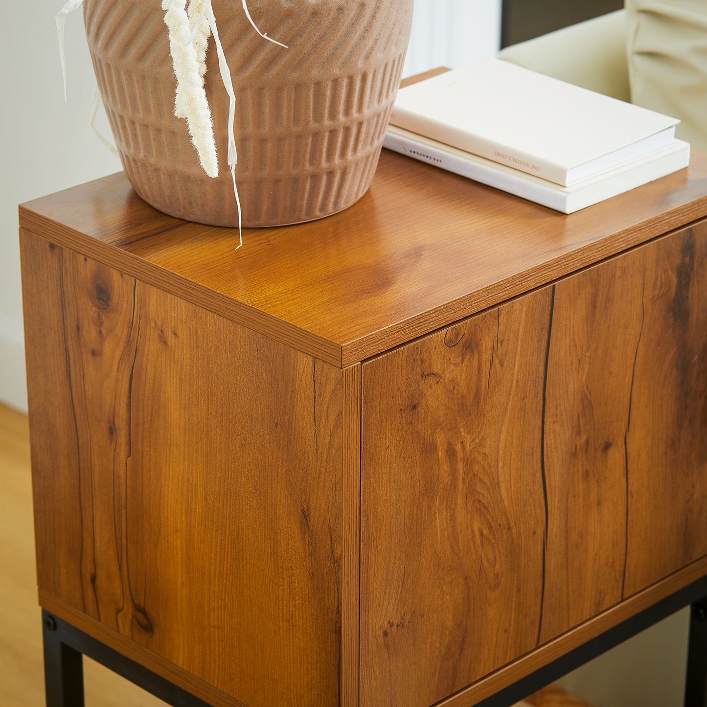 HOMCOM Konsolentisch im Industiriedesign, Beistelltisch, Sideboard, 1 Schrank, Braun + Schwarz