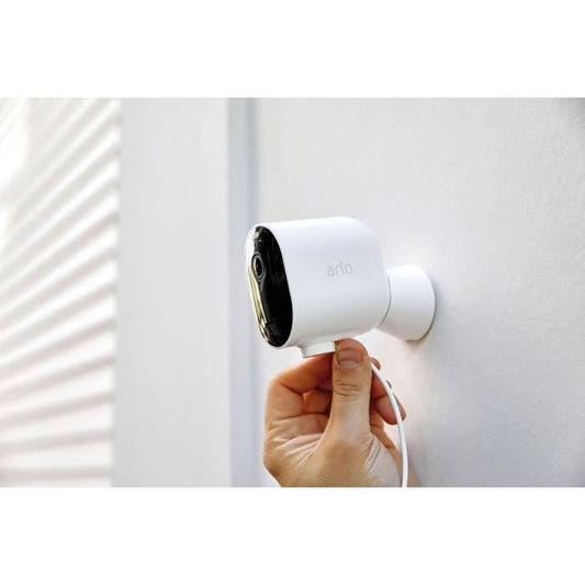 Accessory Arlo Ultra - Magnetic charger for camera Arlo Ultra. 2.44 m for the interior - VMA5000C-100EUS