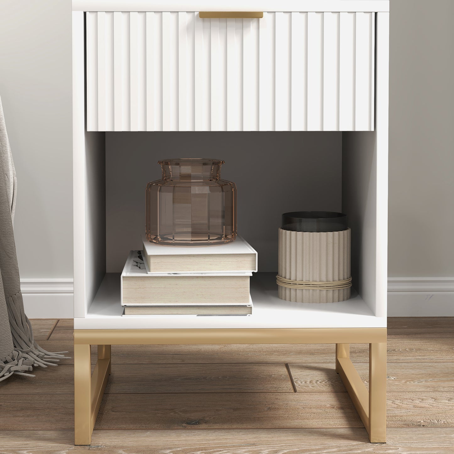 HOMCOM Nachttisch mit Schublade und Regal, Stauraum und Metallbeinen, für Schlafzimmer, Wohnzimmer, Weiß