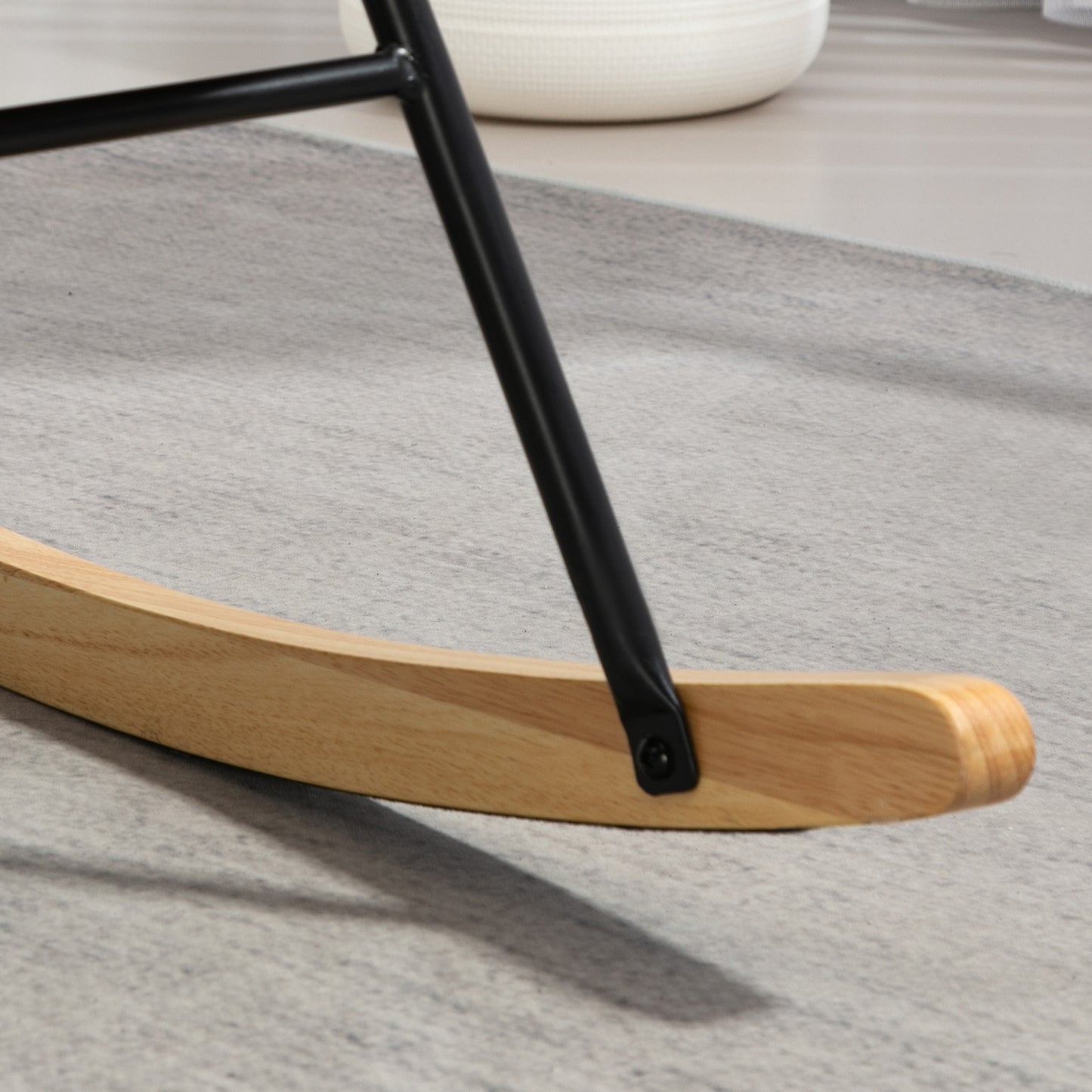 HOMCOM Schaukelstuhl, weicher Bezug in Samtoptik, mit Lendenkissen, bis 120 kg belastbar, 67 x 85 x 112 cm, Cremeweiß