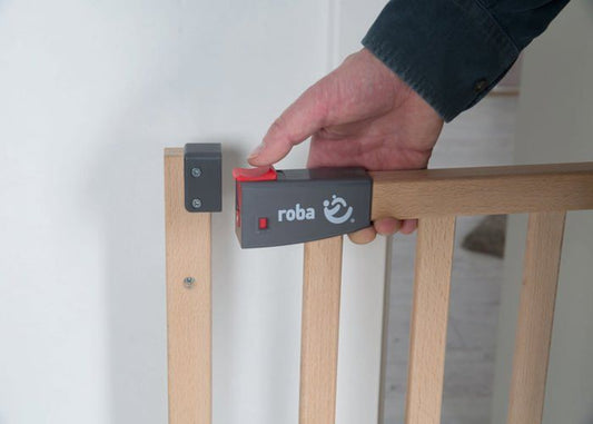 Safety Up Baby Safety Gate for Door - ROBA - Adjustable Width from 70 - 118.5 cm