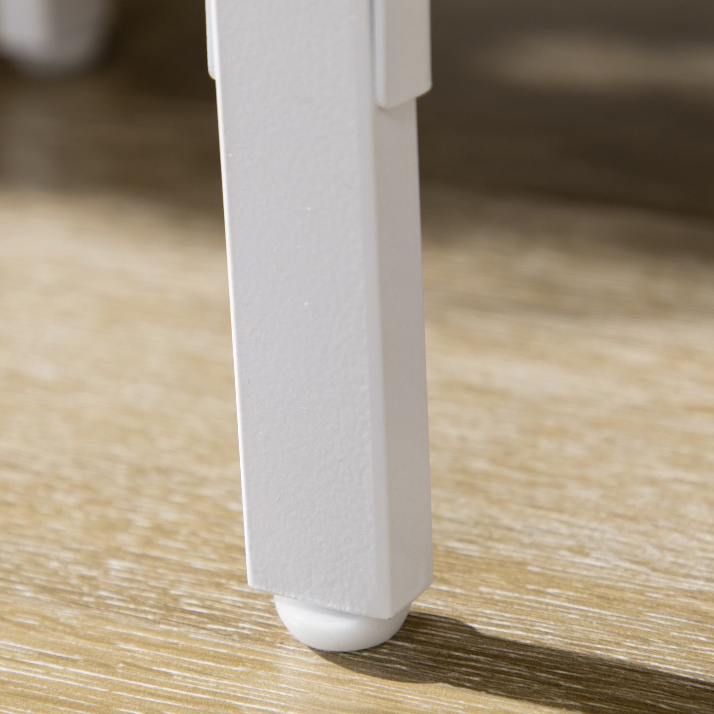 HOMCOM Stehleuchte mit 2 Regalen, Standleuchte, Fußschalter, 40 W. E 27, Natur + Weiß