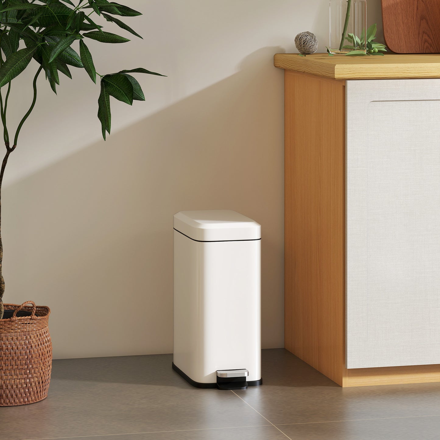 HOMCOM Mülleimer aus Metall, Abfalleimer, 5 L Fassungsvermögen, mit Fußpedal, mit Inneneimer, Weiß