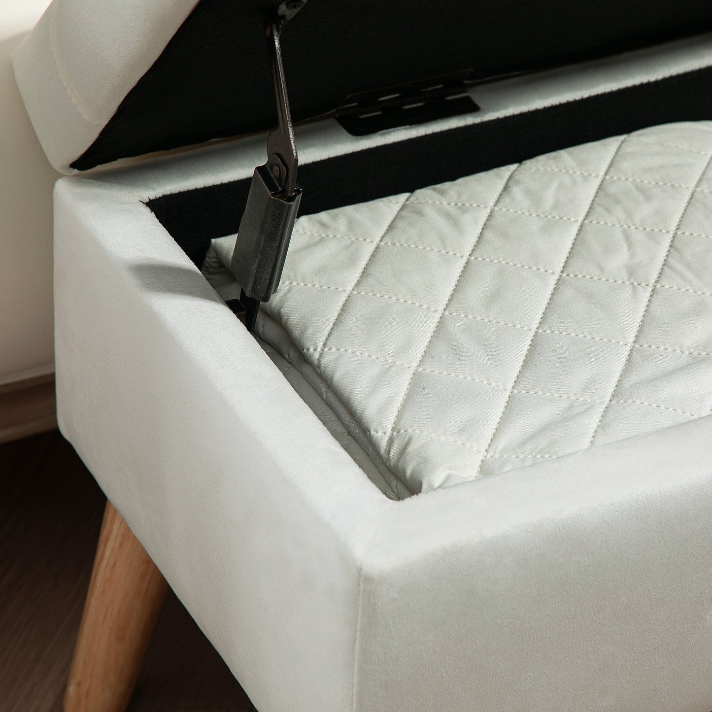 HOMCOM Polsterbank mit Stauraum, Stoffbezug in Samtoptik, Holzbeine, für Wohnzimmer, Schlafzimmer, Flur, 80 x 35 x 42 cm, Weiß