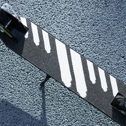 AIYAPLAY Kinderroller, Doppelte Bremsen, Metallrahmen, Fußstütze, faltbar, 3-8 Jahre, Schwarz