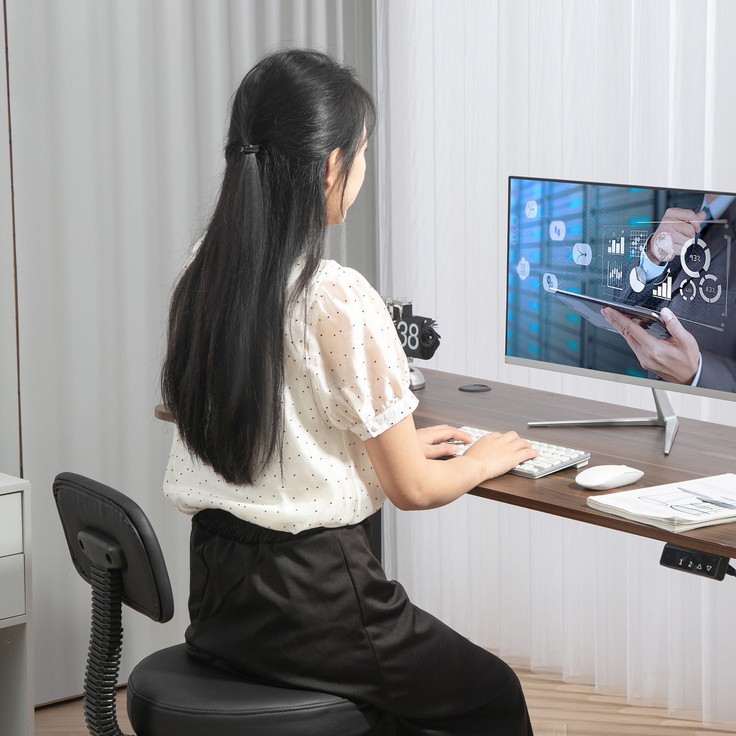 HOMCOM Bürostuhl, Kompakter Drehstuhl, höhenverstellbar, mit Fußstütze, 360° drehbar, Kunstleder, Metall, Schwarz