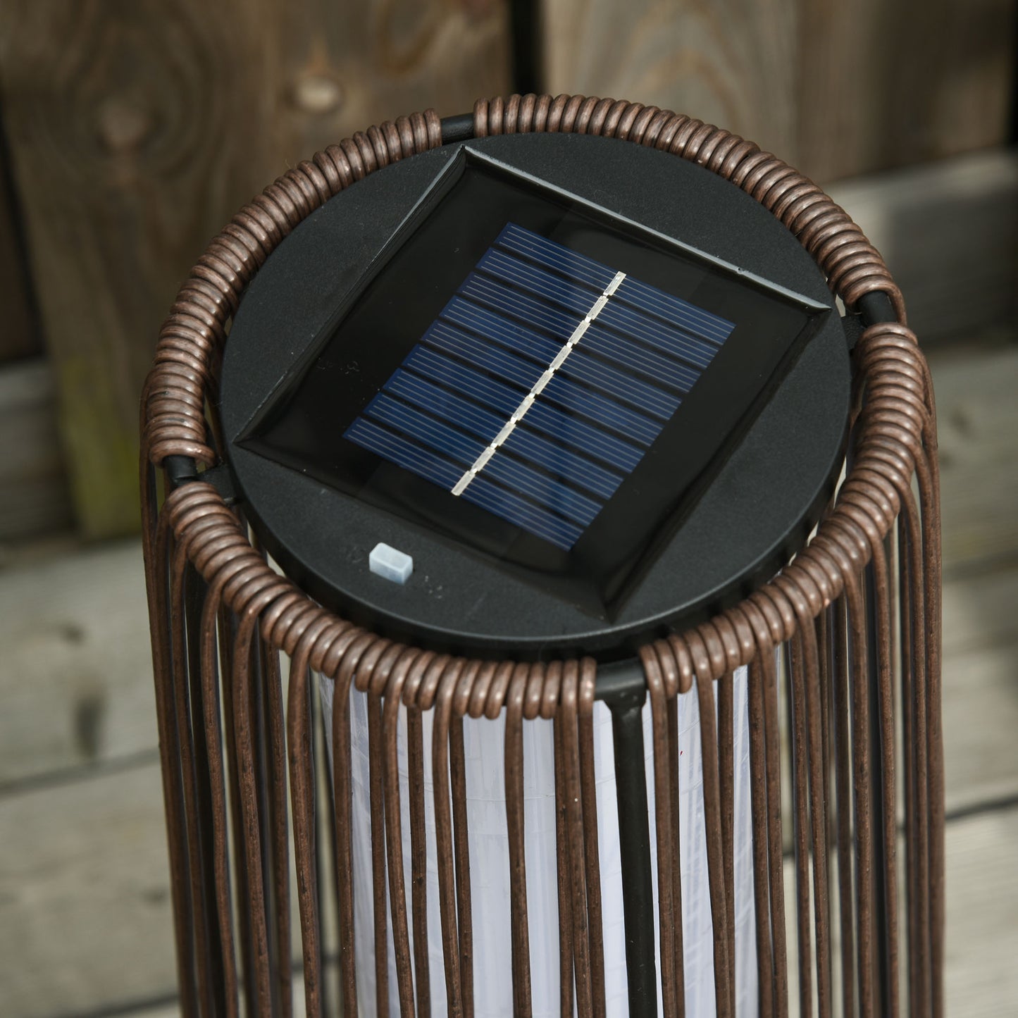 Outsunny Gartenleuchte, Außenlampe, solarbetrieben, 8 Stunden Betrieb, Automatikmodus, Rattanoptik, 21,5 x 21,5 x 61 cm