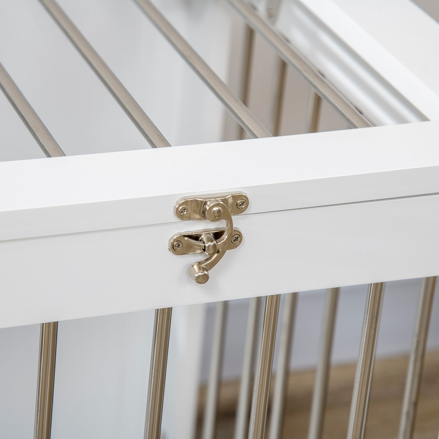 PawHut Hundekäfig mit 2 Türen, Hundebox, verriegelbar, Stahlgitter, 80 cm x 50 cm x 56,5 cm, Weiß + Silber