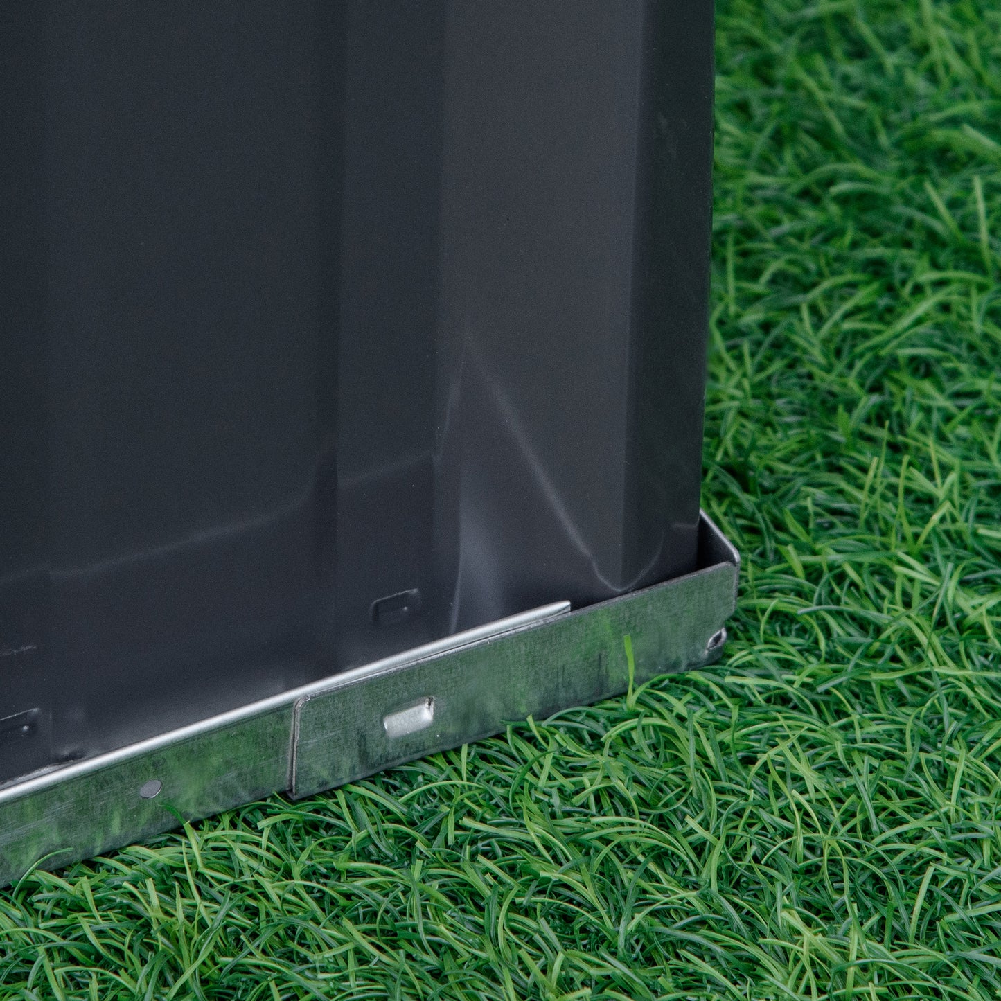 Outsunny Hochbeet aus Stahl 3-stufige Gartenbeet mit T-Form-Pflanzenschilder Handschuhe Pflanzenbeet Kräuterbeet Blumentreppe für Balkon Garten Dunkelgrau 118 x 118 x 62 cm