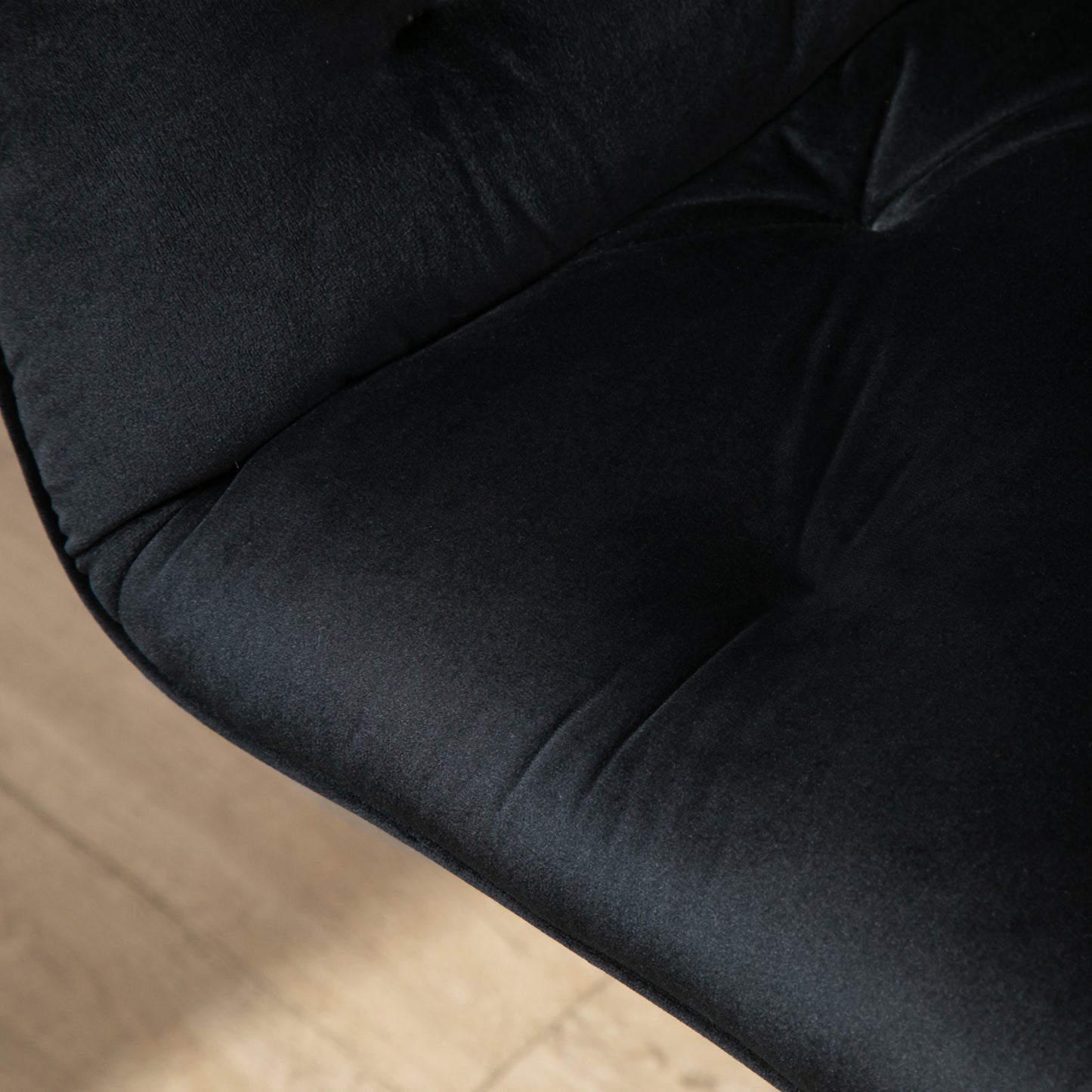 Vinsetto Homeoffice Stuhl Schreibtischstuhl mit Samtoptik höhenverstellbar Drehstuhl Schminkstuhl Bürostuhl bis 120 kg belastbar, für Arbeitszimmer, Schlafzimmer Schwarz