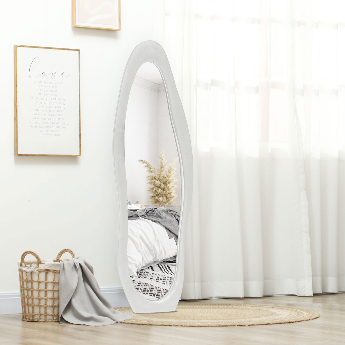 HOMCOM Ganzkörperspiegel, wellige Form, 160 x 50 cm, freistehend, samtartiger Rahmenbezug, Schlafzimmer, Wohnzimmer, Weiß