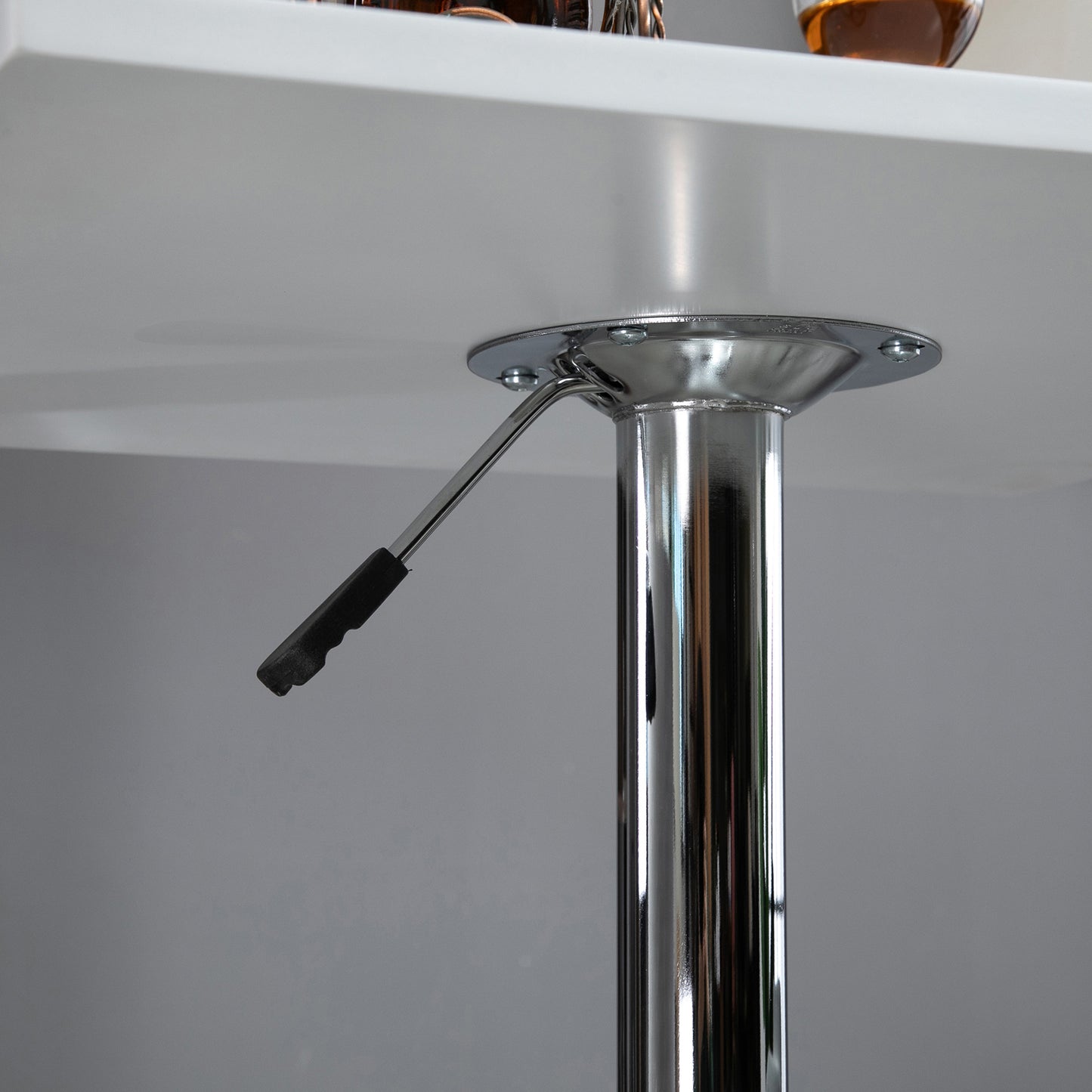 HOMCOM Höhenverstellbarer Bartisch, 360° drehbar, kratzfeste Füße, stabile Metallbasis, Weiß