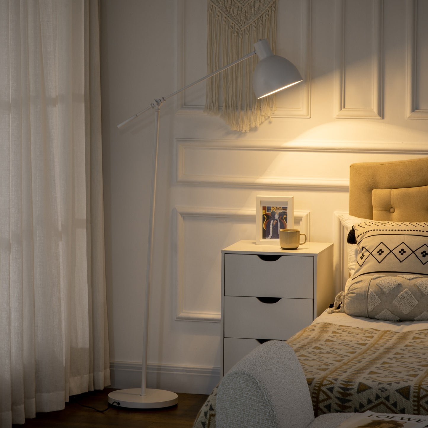 HOMCOM Stehleuchte im Industriedesign, höhenverstellbar, Bodenschalter; 30 m x 30 cm x 131 cm, Schwarz