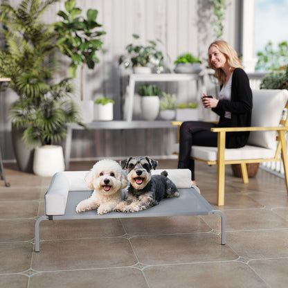PawHut Hundeliege Outdoor, Erhöhtes Hundebett für Mittelgroße Hunde, mit L-förmige Kissen 110x75x30cm, Hellgrau