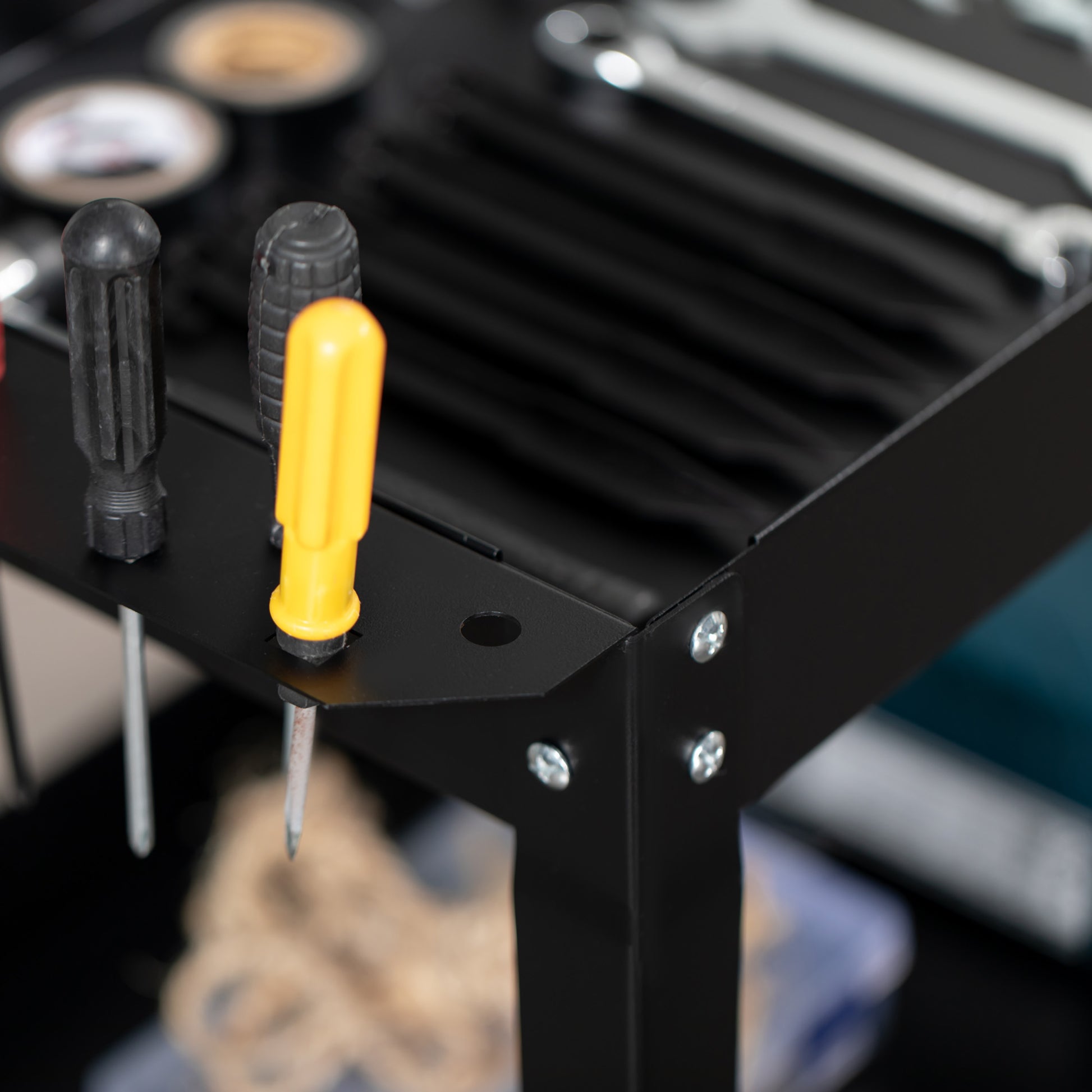 DURHAND 3-stufiger Werkzeugwagen, 4 Rollen, Stahl, 83B x 35,3T x 76H cm, Schwarz