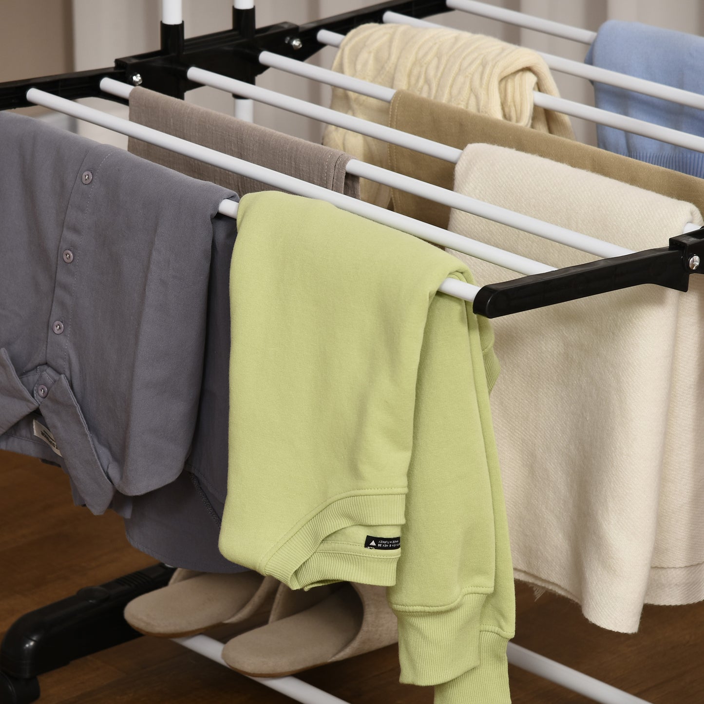 HOMCOM Wäscheständer, 4 Ebenen, klappbar, 4 Rollen mit 2 Bremsen, Metallrahmen, Schwarz, 73 x 64 x 177cm