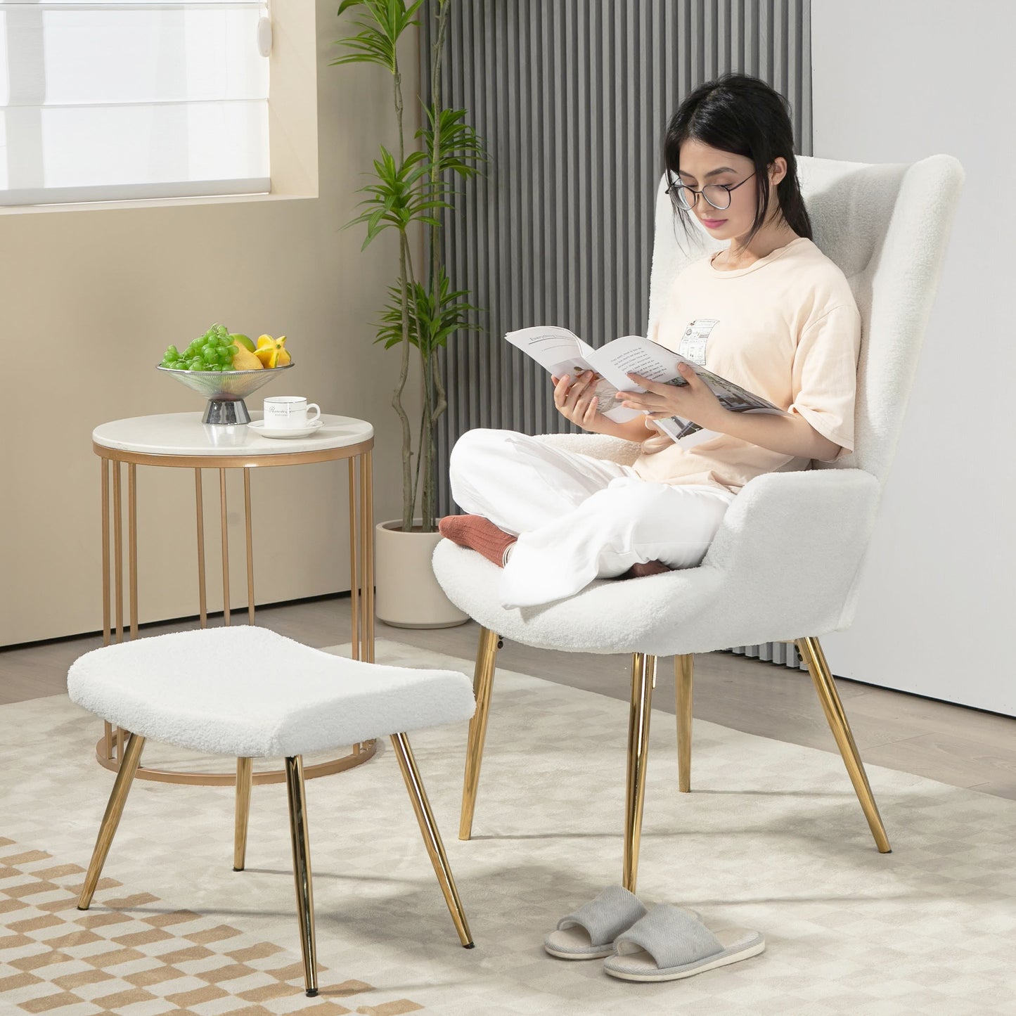 HOMCOM Ohrensessel mit Hocker, hohe Lehne, Sherpa-Bezug, vergoldete Metallbeine, bis 120 kg, Weiß