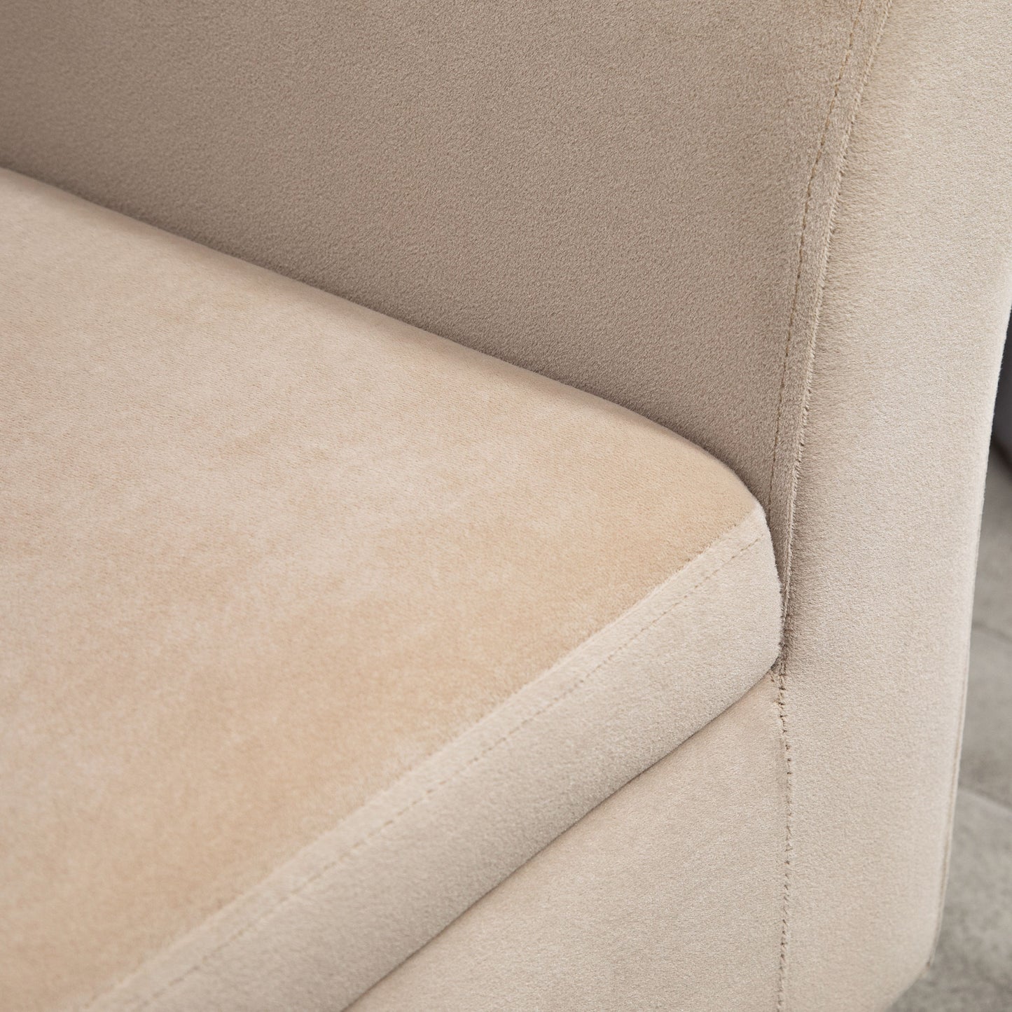 HOMCOM Polsterbank mit Stauraum, Truhenbank mit Armlehnen, 46 cm Sitzhöhe, samtartiges Polyester, 111,5 x 41 x 65 cm, Beige