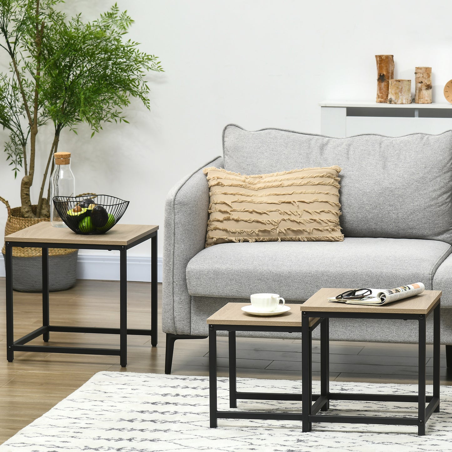 HOMCOM Satztisch-Set aus 3 Beistelltischen, Industrial Design, schwarzer Stahlrahmen, Tischplatte in Holzoptik