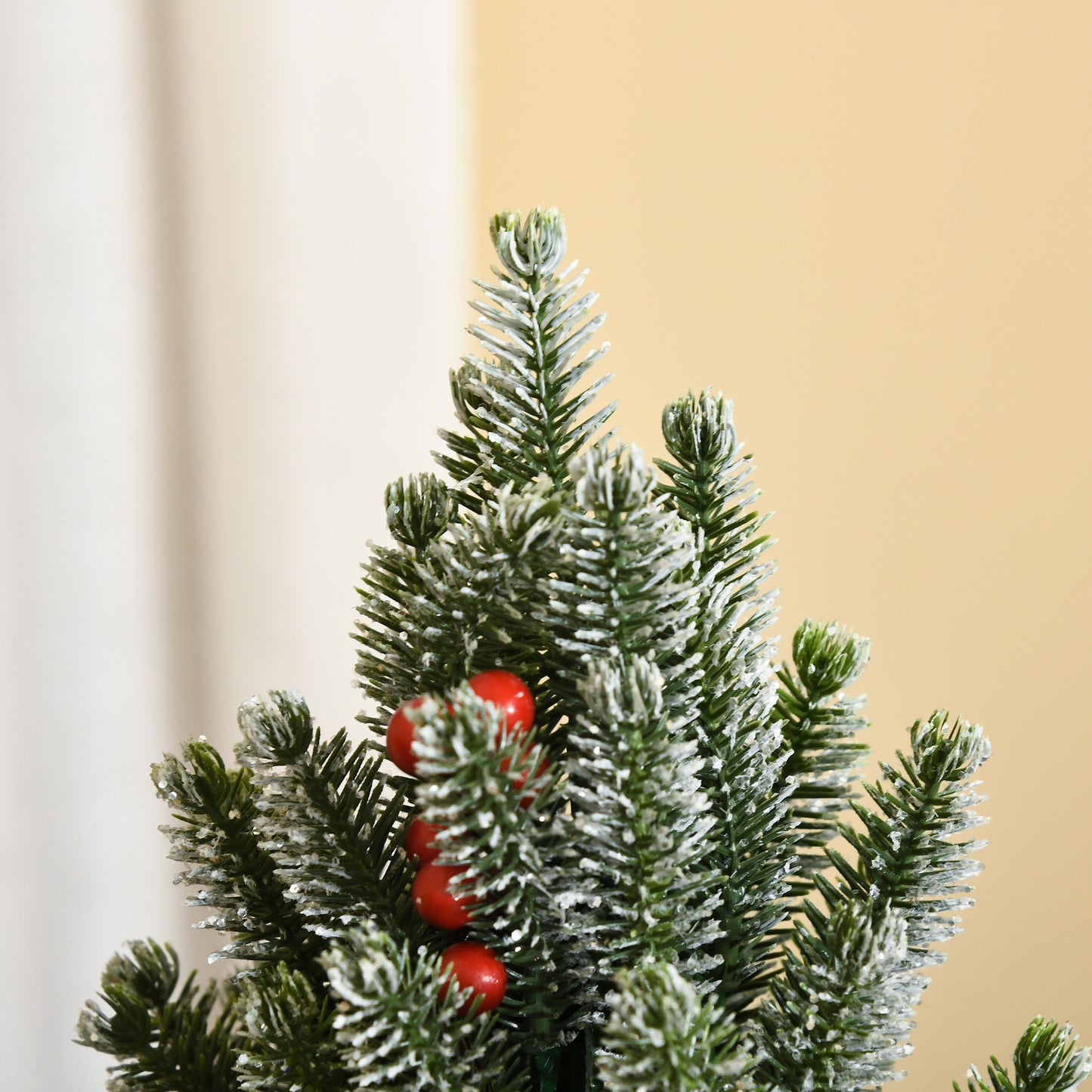 HOMCOM Mini Weihnachtsbaum mit Tannenzapfen, roten Beeren und Übertop 50 cm hoch, Mehrfarbig