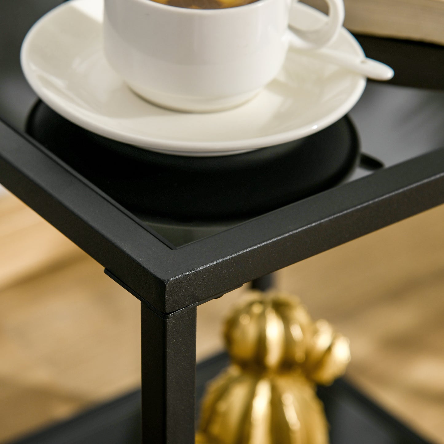 HOMCOM Beistelltisch mit gehärteten Glasplatten, 2 Ebenen, klassisches Design mit Metallstruktur, Schwarz