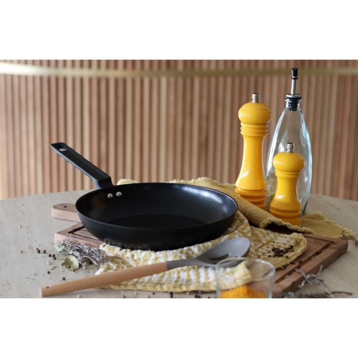 Frying pan - MENASTYL - 6020637 - Forged aluminum - 26 cm - Black - Suitable for all hobs including induction