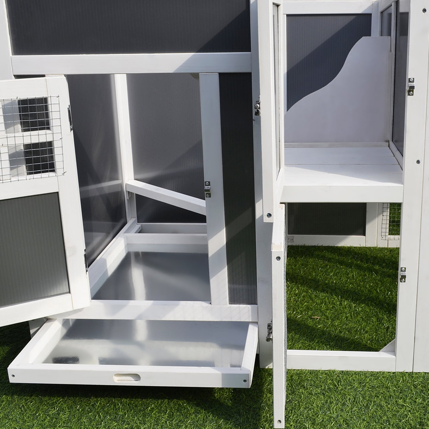 PawHut Hühnerstall Hühnerhaus Geeignet für 1-2 Hühner, mit Nistkasten Eierkiste mit 2 Fächern, Tanne, Grau+Weiß, 160 x 75 x 80 cm