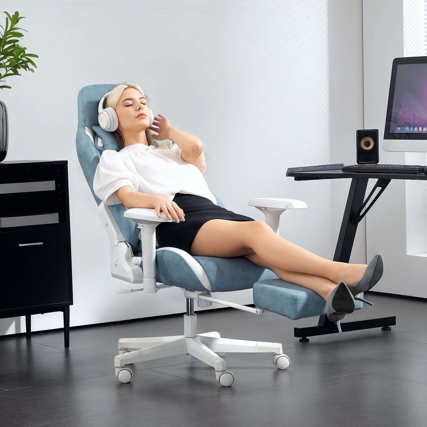 HOMCOM Gaming-Sessel, verstellbare Armlehnen & Rückenlehne, Kunstlederbezug, bis 120 kg, Blau