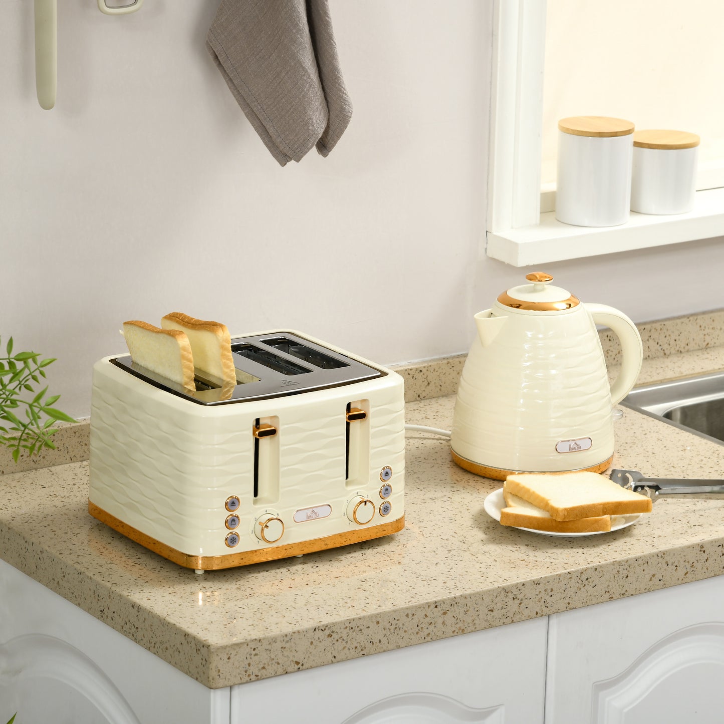 HOMCOM 2-in-1 Toaster- und Wasserkocher-Set, 7 Bräunungsstufen, Auftau- und Aufwärmfunktion, Beige