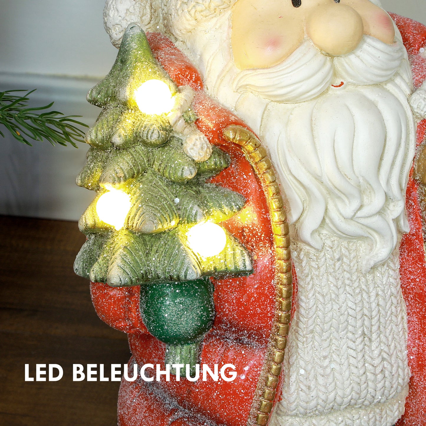 HOMCOM Weihnachtsmannfigur mit Baum und Geschenk, 3 warmweiße LEDs, batteriebetrieben, 50 cm