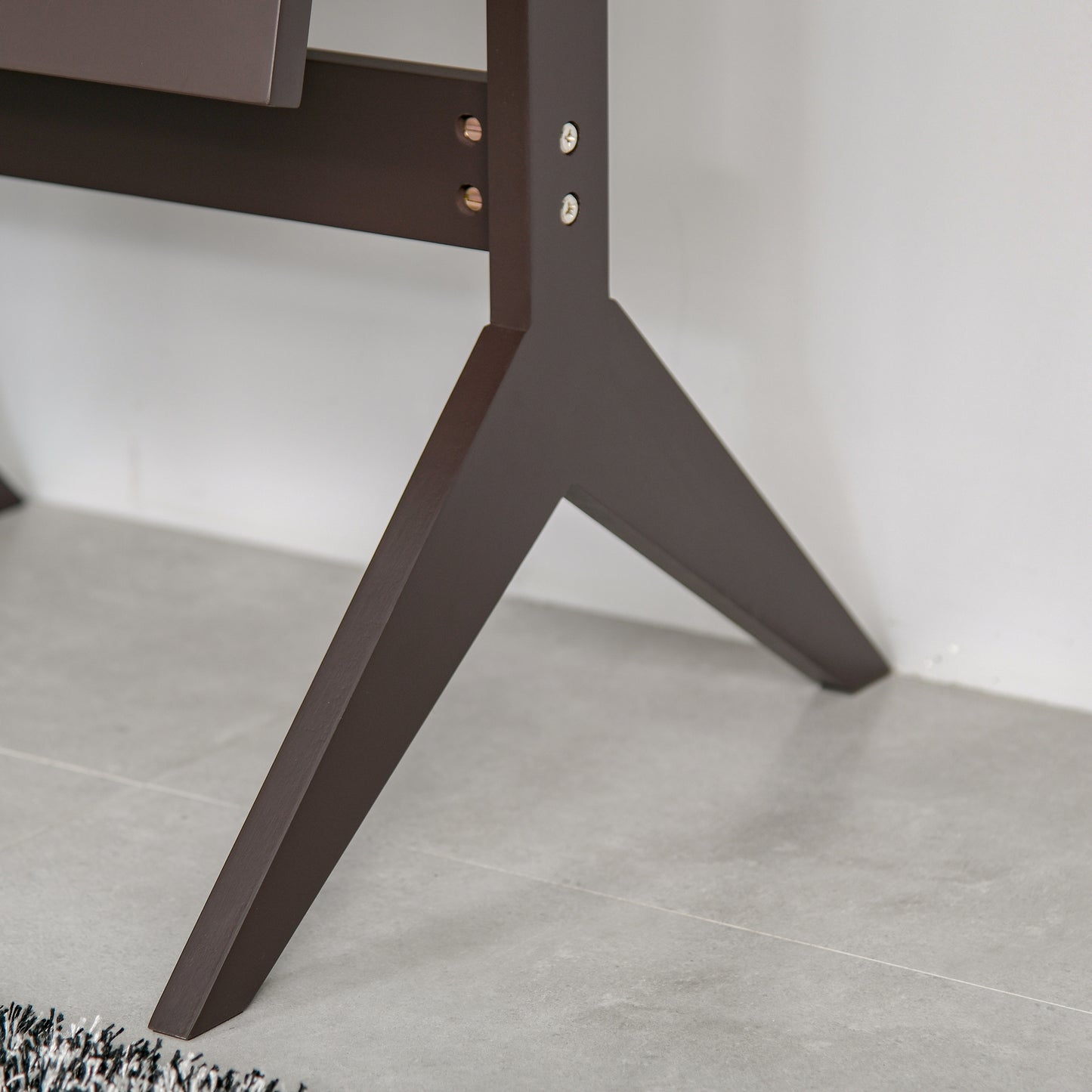 HOMCOM Standspiegel Ganzkörperspiegel Schminkspiegel Erhöhte Füße Pflegeleicht MDF Kaffee 47 x 46 x 148 cm