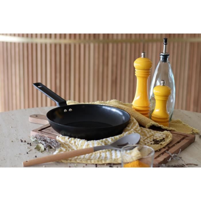 Frying pan - MENASTYL - 6020636 - Forged aluminum - 24 cm - Black - Suitable for all hobs including induction