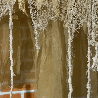 HOMCOM Halloweendekoration, Hängendes Skelett, leuchtender Kopf, unheimliches Heulen, biegsame Arme, Khaki