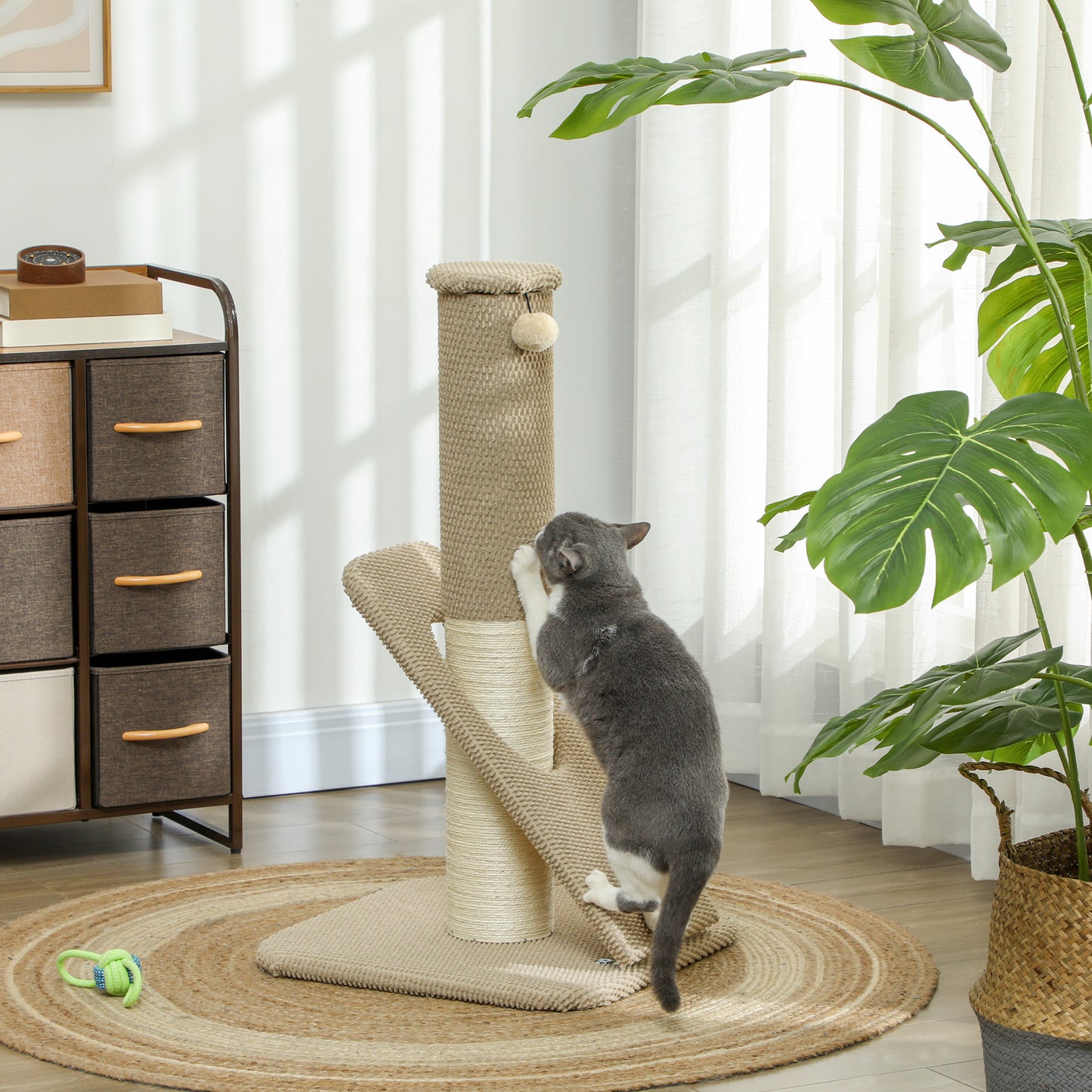 PawHut Kratzbaum für Katzen, mit Pad, Säule und Spielball, Teppich und Sisal, 84 cm, Hellbraun