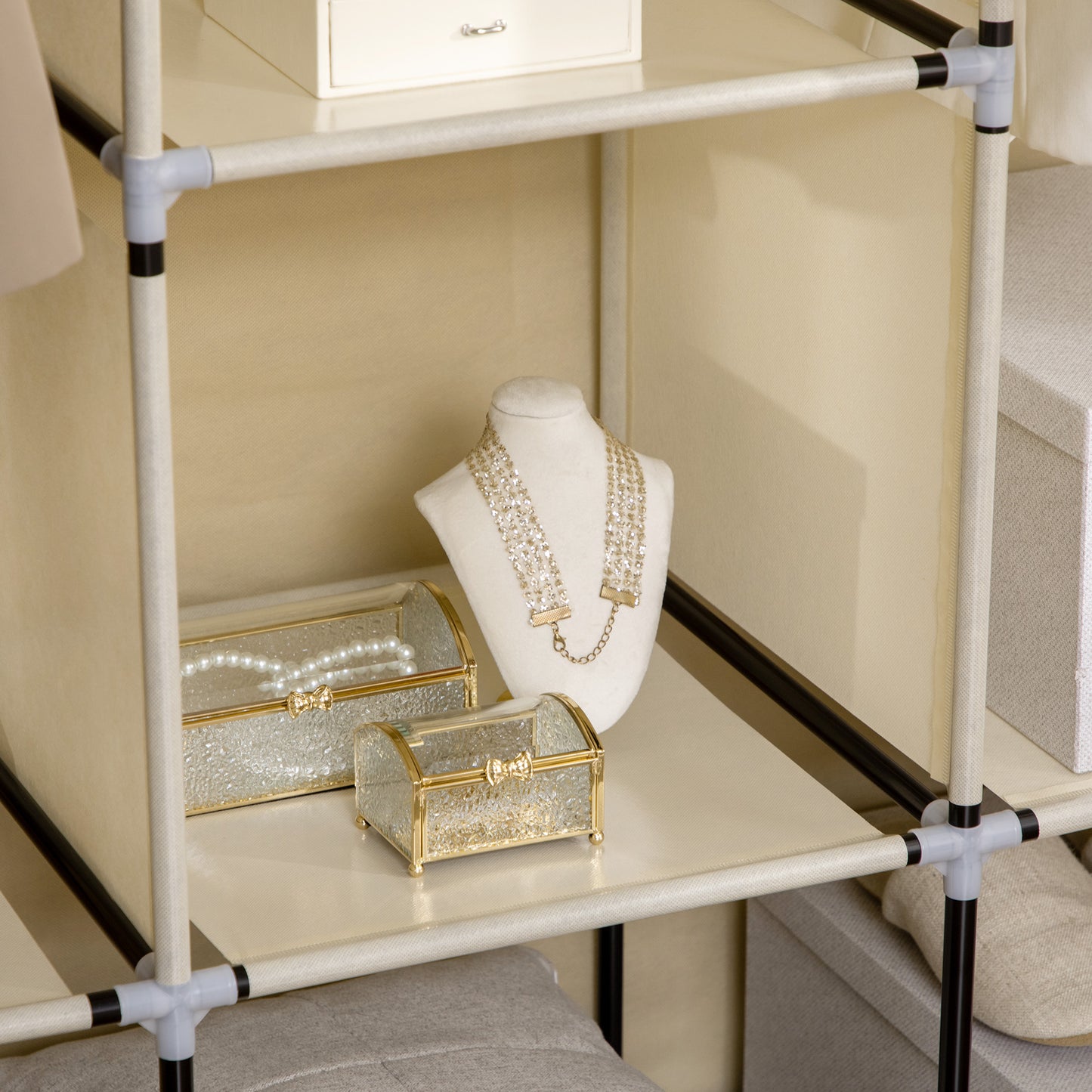 HOMCOM Schrank aus Stoff, Aufbewahrungslösung, 8 Regale, 2 Kleiderstangen, Beige