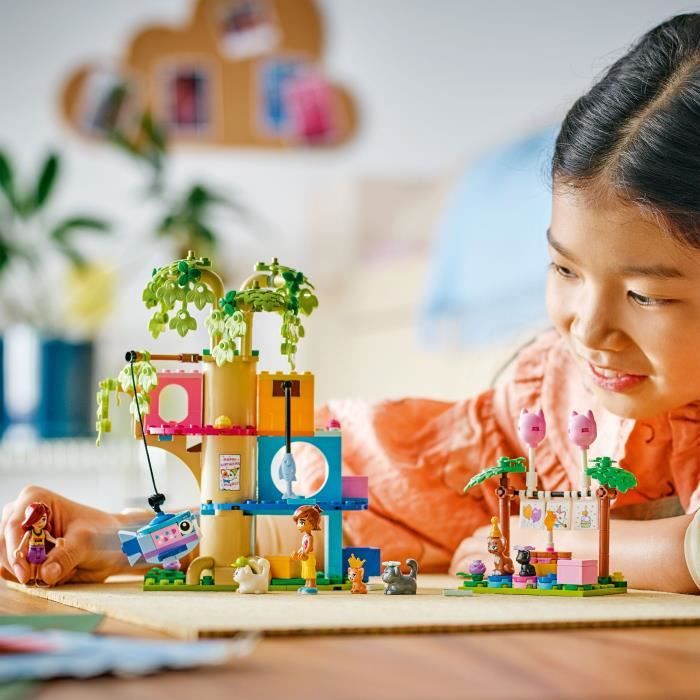 LEGO Friends 42666 Birthday Party and Cat Tree - Game for Girls Ages 6 and Up