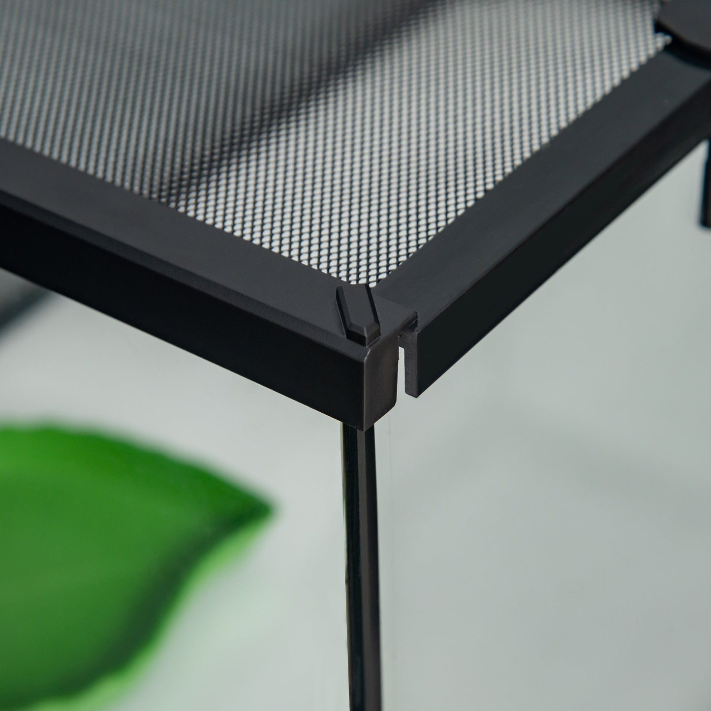 PawHut Reptilienbox Terrarium, inkl. Streifentermometer, Fütterungsklappen, 50 cm x 30 cm x 25 cm, Glas + Metall, Schwarz