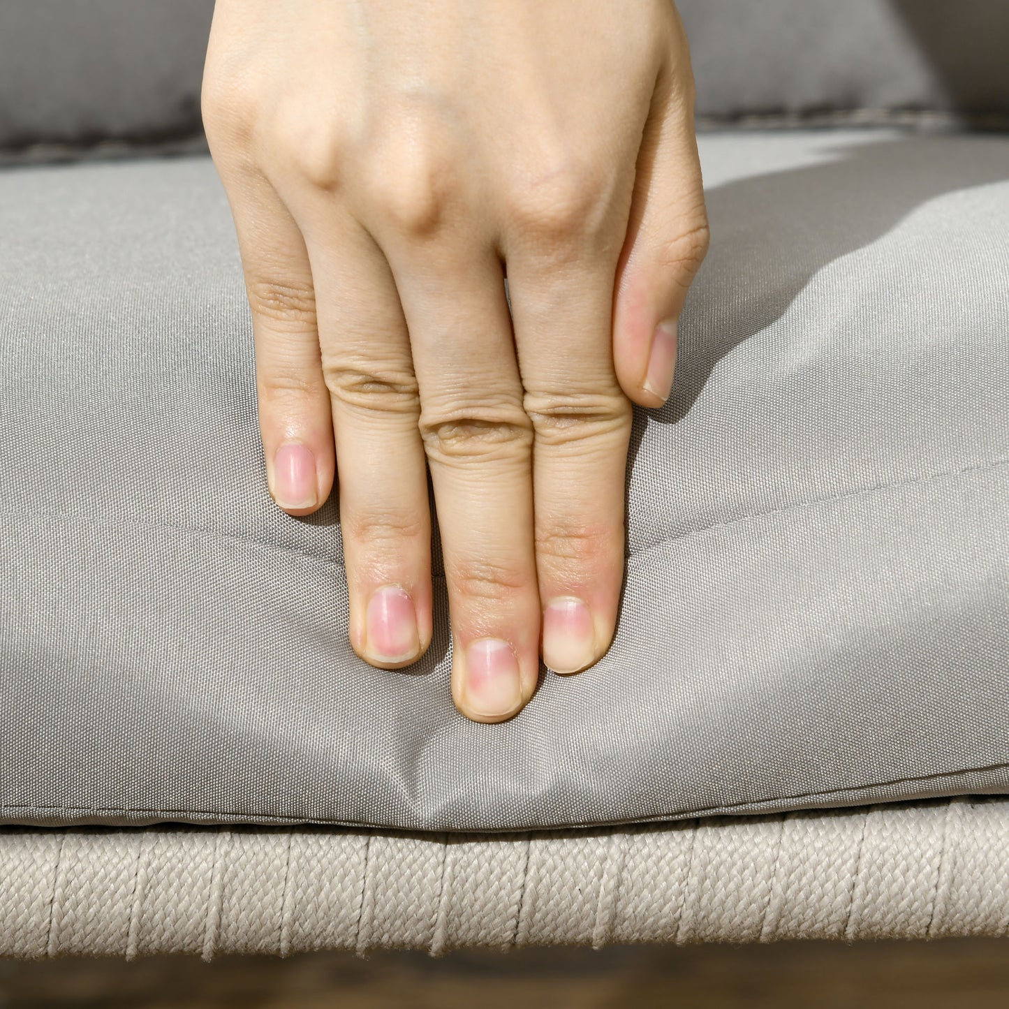 Outsunny Terrassenstuhl 2er-Set, Boho-Stil, bequeme Sitzschale, Sitzauflagen, waschbarer Bezug, Metallrahmen, Beige