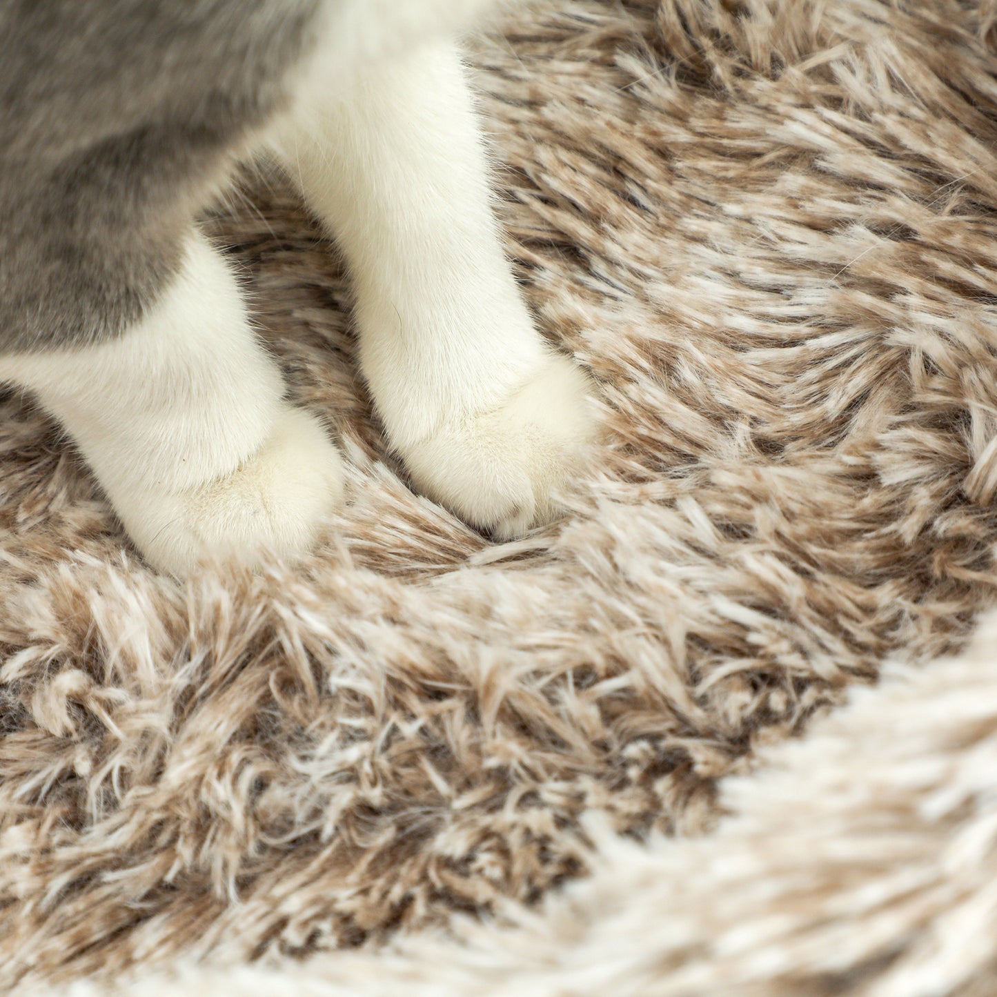 PawHut Katzenbaum, 87 cm, Katzenturm mit dickem Kratzpfosten, Plüschbett, für den Innenbereich, trägt till 6 kg, Braun