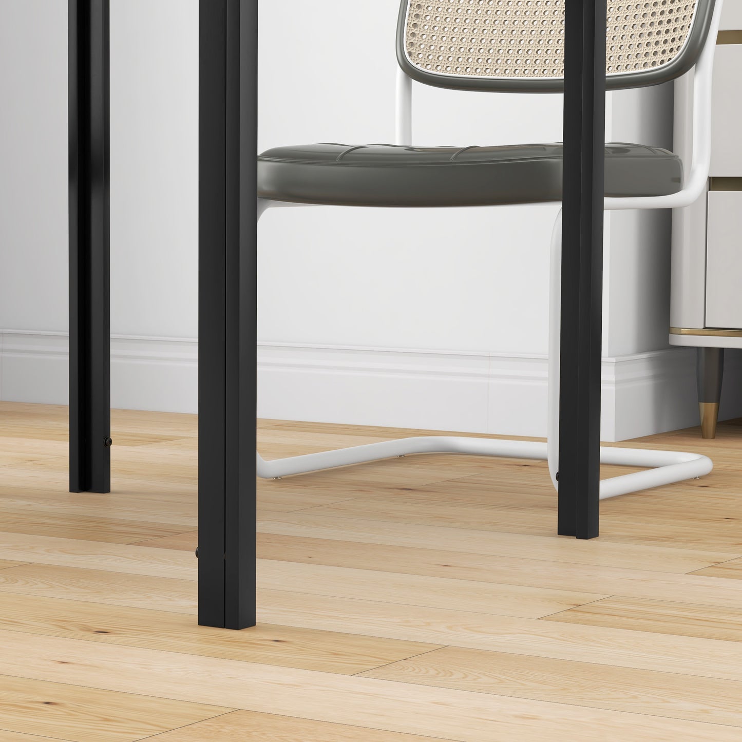 HOMCOM Quadratischer Esstisch für 4 Personen, Tischplatte aus Hartglas, für Küche und Esszimmer, 75 x 75 x 75 cm, Schwarz